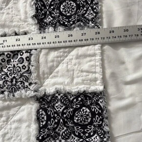 NWOT Handmade, black and white baby rag quilt - Picture 5 of 8